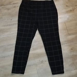 2X Black w White Checkered Pattern Legging Pant